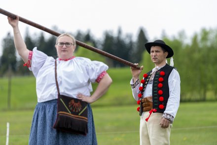 Wiślański Wygón Łowiec gra na trombicie